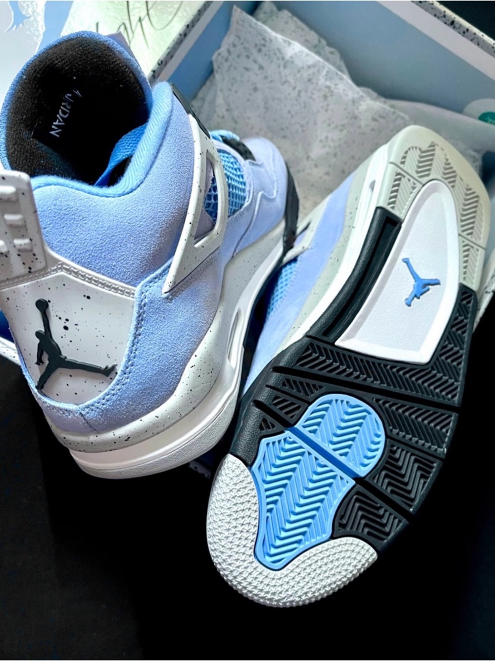 Air Jordan 4 Retro -University Blue Men’s Sneakers - Picture 5 of 5